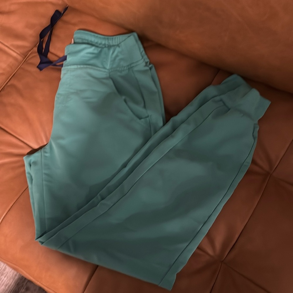 Surgical green Figs Zamora joggers size XS regular